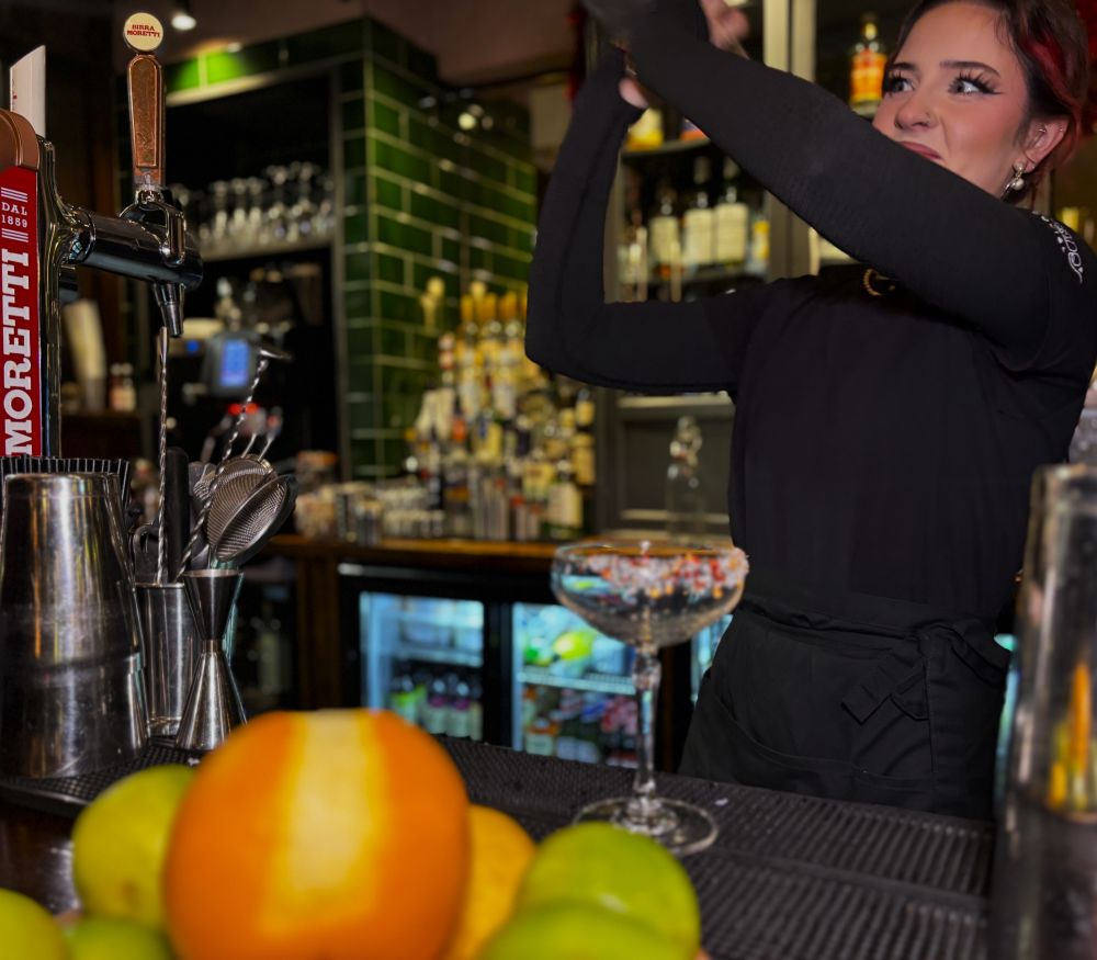 Alfredos social stockport bar cocktails